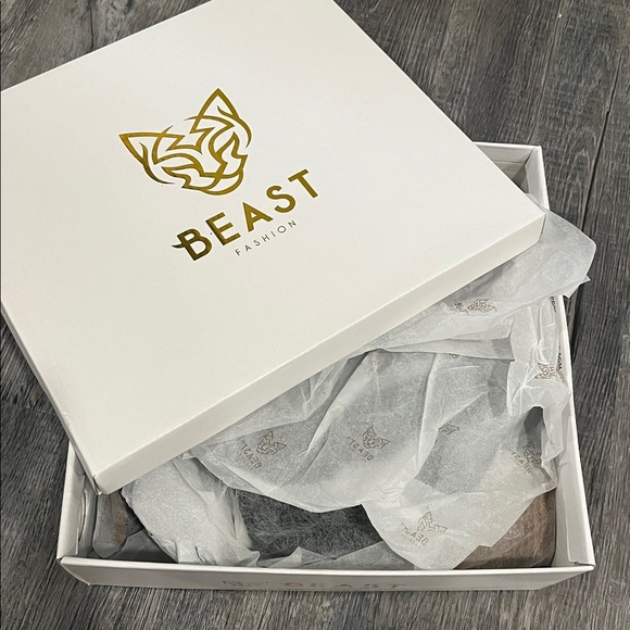 Beast Fashion NIB Suede Fringe Point Toe Ankle Boots 7.5 - Picture 7 of 7